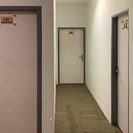 Hotel Ananda Syariah Redpartner Bukittinggi Exteriör bild