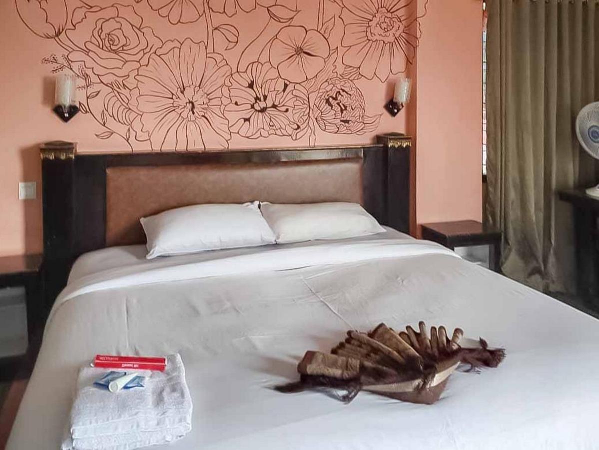 Hotel Ananda Syariah Redpartner Bukittinggi Exteriör bild