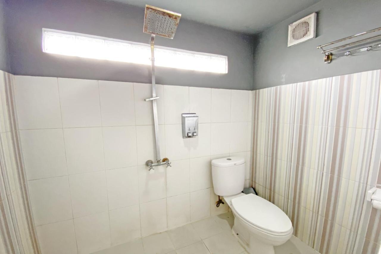 Hotel Ananda Syariah Redpartner Bukittinggi Exteriör bild