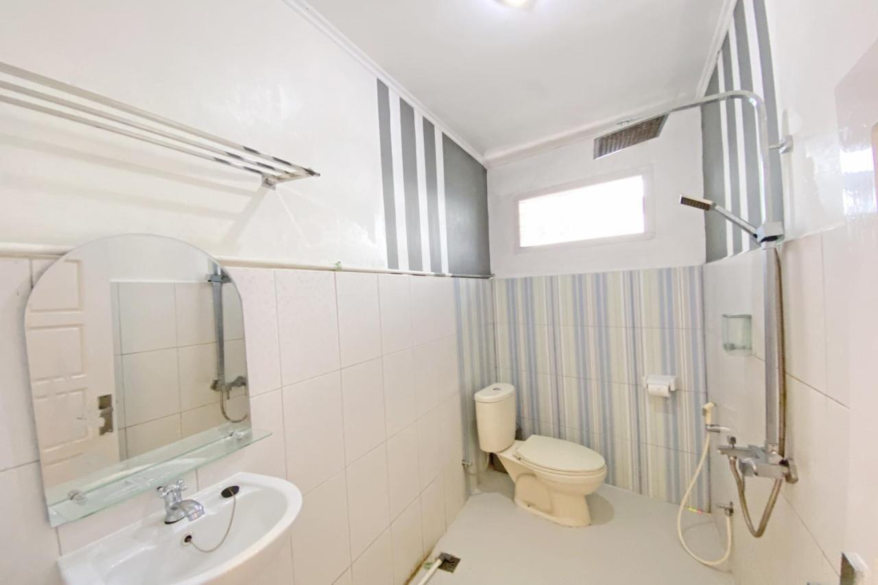 Hotel Ananda Syariah Redpartner Bukittinggi Exteriör bild