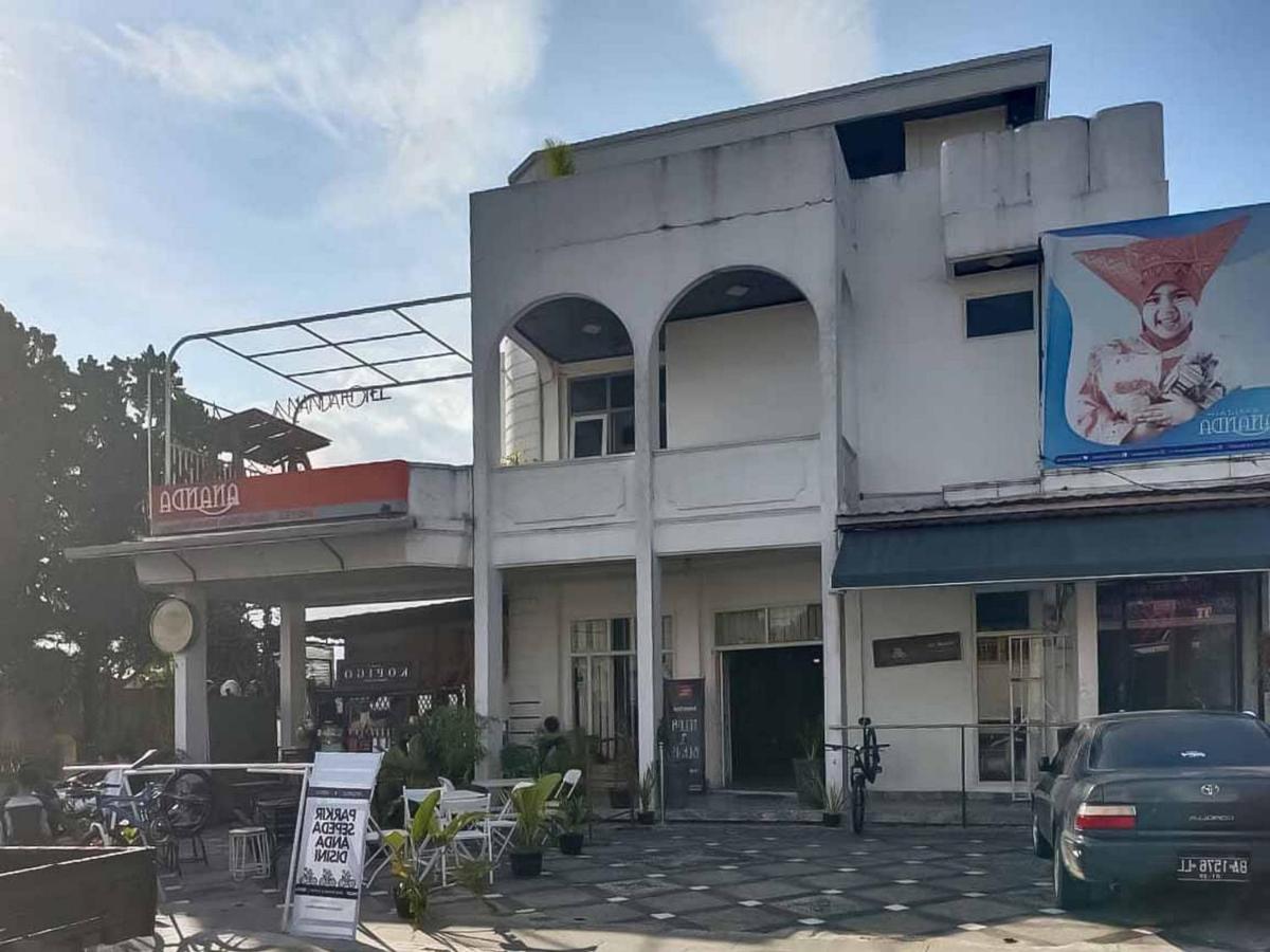 Hotel Ananda Syariah Redpartner Bukittinggi Exteriör bild